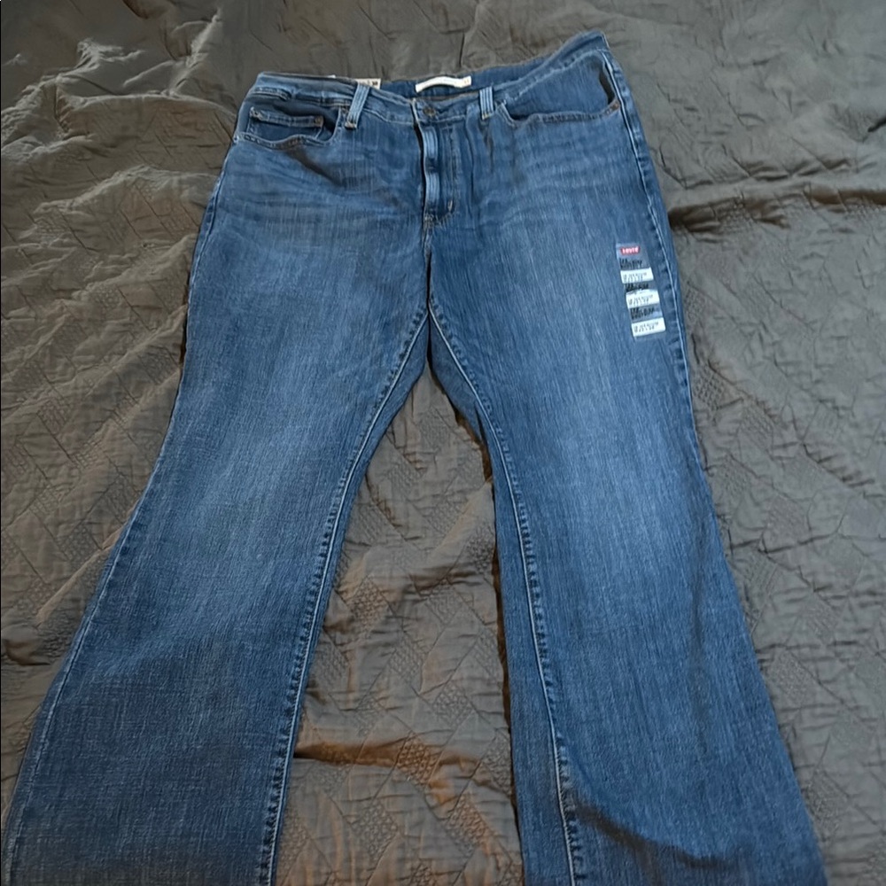 Levi's 725 Women’s Medium Wash High Rise Bootcut Jeans 33x32